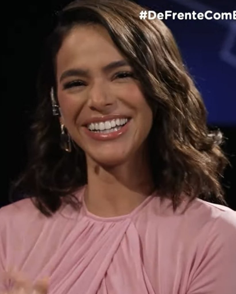 tt_dabiah's tweet photo. Eu sou tão apaixonada pelo sorriso da Bruna Marquezine https://t.co/iM6CEWD3Mw