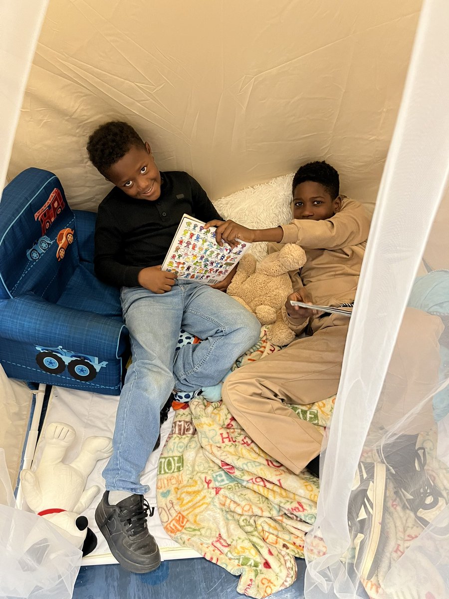 garrison3_mrs's tweet photo. These 5th grade students are becoming amazing mentors to my first graders. 
#oneteamonedream 
@UGE_HCS 
@MrsKWilsonUGE https://t.co/qgOei4GWne