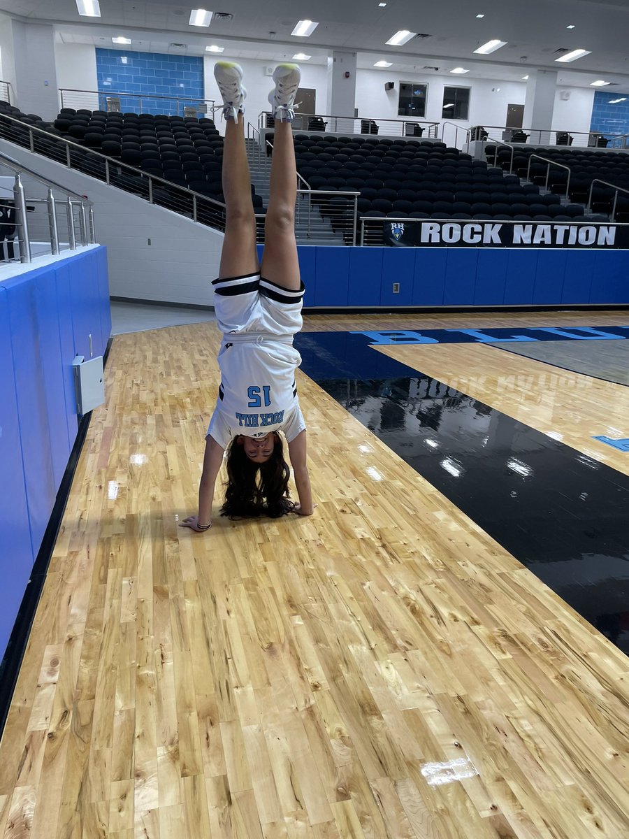 aliyanas08's tweet image. My first high school media day for basketball!! We had some fun with it 🤪. Ready for game day tomorrow!! 🏀💪@KadenceSte14951 @JuliannaDada @KeenaMays23 @RockHillGBB #teamchem #lookgood #girlboss #dr1ve #multisportathlete