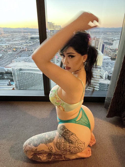 ☁️🌸🧚🏻&zwj;♀️bottom heavy🧚🏻&zwj;♀️🌸☁️ https://t.co/t04JvhGYzj