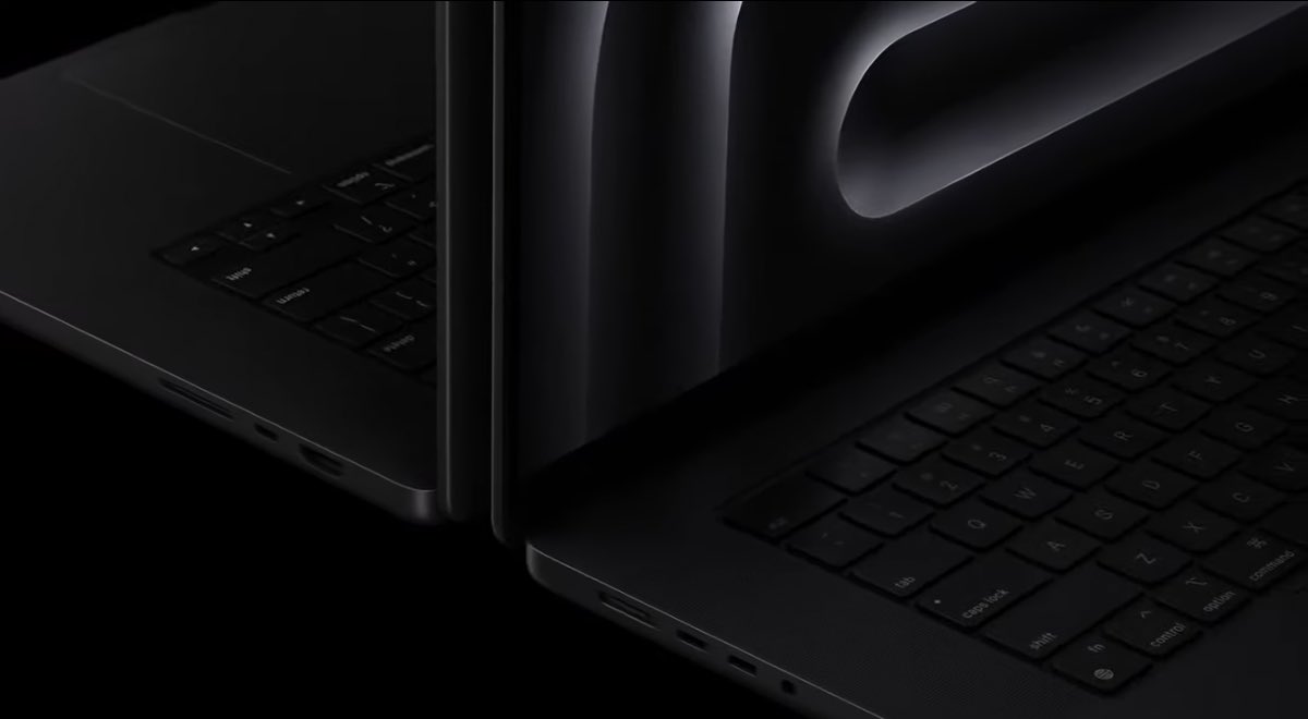 jetdaizu's tweet photo. 【速報】M3チップ搭載MacBook Proがやばい…。

- 世界初3nmプロセスノートPC
- 最大128GBメモリ
- CPU、GPUの消費電力はM1の半分
- バッテリー22時間
- 新色スペースブラックかっこいい
- 14/16インチ
- 1599ドルから
- 本日予約開始、来週発売

普通の人にはほぼオーバースペックな気も…
いったいどこまで進化するの😳
#AppleEvent