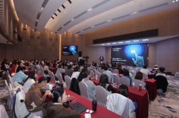 AJConnolly1's tweet photo. Now in Mandarin Chinese! Launch at the China Agriculture University, ‘The Future of Agriculture’ reaches a new audience, learning about #agtech #innovation #robotics #Artificialintelligence #future #DataAnalytics ahead of the WAFI conference, presenting to 1500 attendees https://t.co/hjaEwZVgTL