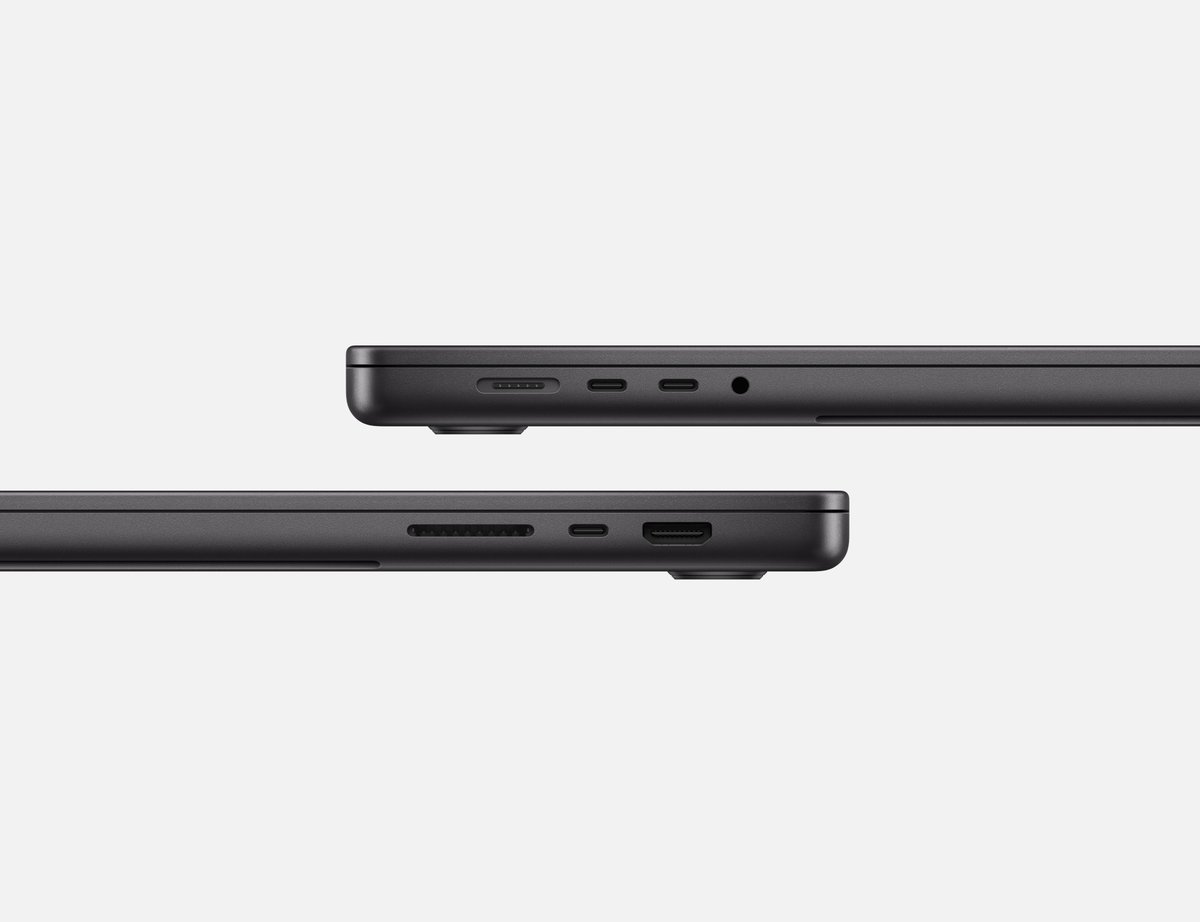 TheTechRhymes's tweet photo. M3 MacBook Pro in Space Black #AppleEvent https://t.co/Clw7oSK6KJ