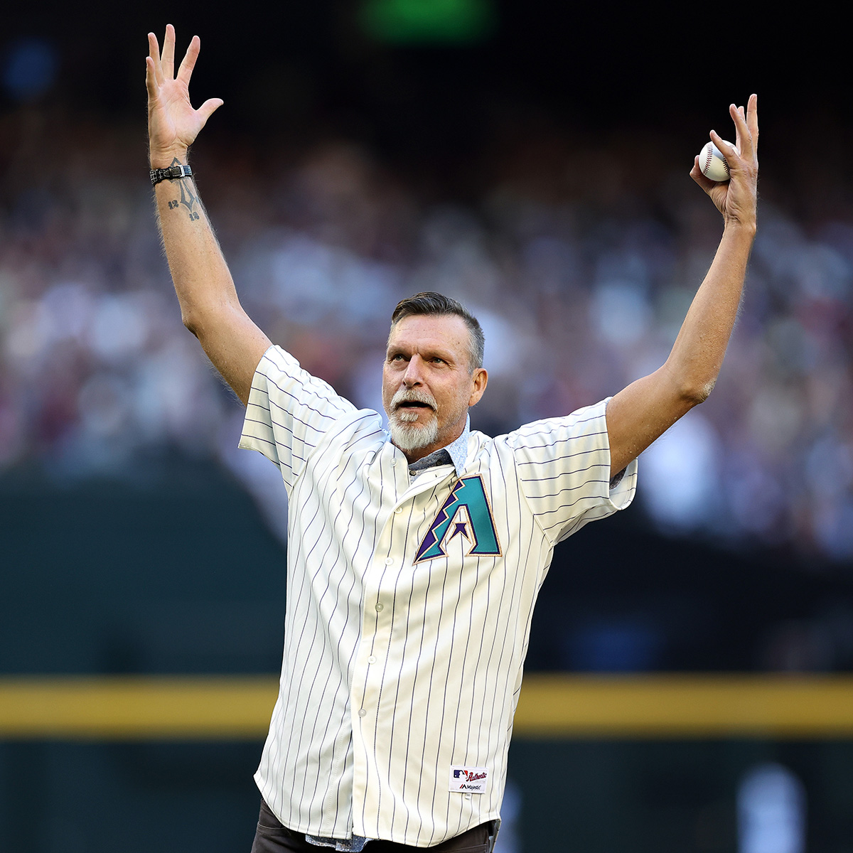 Randy Johnson threw out the first pitch before Game 3 in his own throwback jersey 💯 #WorldSeries