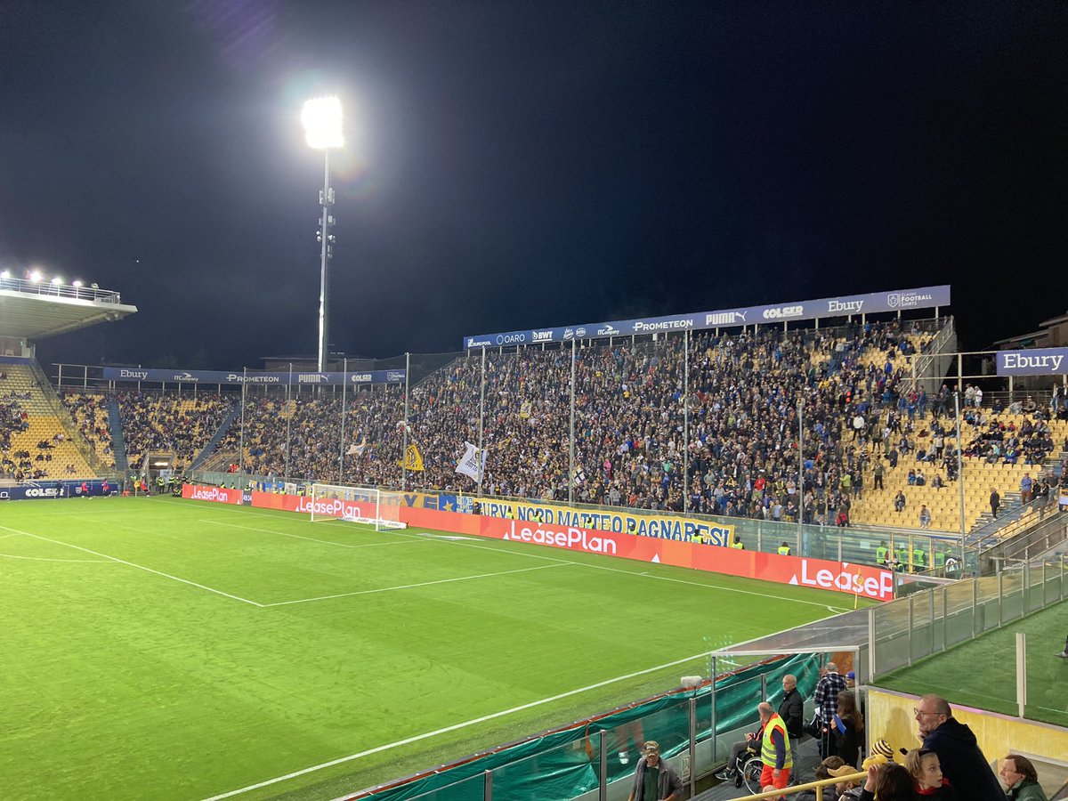 footballtravs's tweet photo. Simply a great week away in Italy, watching four top games whilst there. All played out to a superb backdrop of noise, flares, flags and smoke bombs to boot. Cracking atmospheres and brilliant ultras! 👊💪🔥🔥🇮🇹
#PARCOM #VERNAP #ATAGEN #INTSAL https://t.co/EFKYYRUgbz
