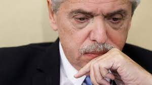 giordanodelobos's tweet photo. @MARCELOFAVAOK Lo está pensando https://t.co/J0L2cyyfB9
