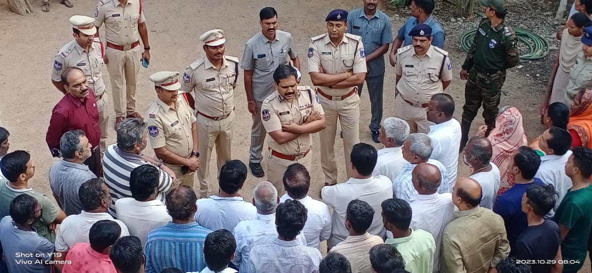 Good Morning Sir Today on 29.10.2023 in view of upcoming TSLA Elections, CP Sri.Stephen Raveendra Sir Visited the sensitive &critical PSs area of Nanakramguda and interacted with public and aware the general public and explain the preventive measures.