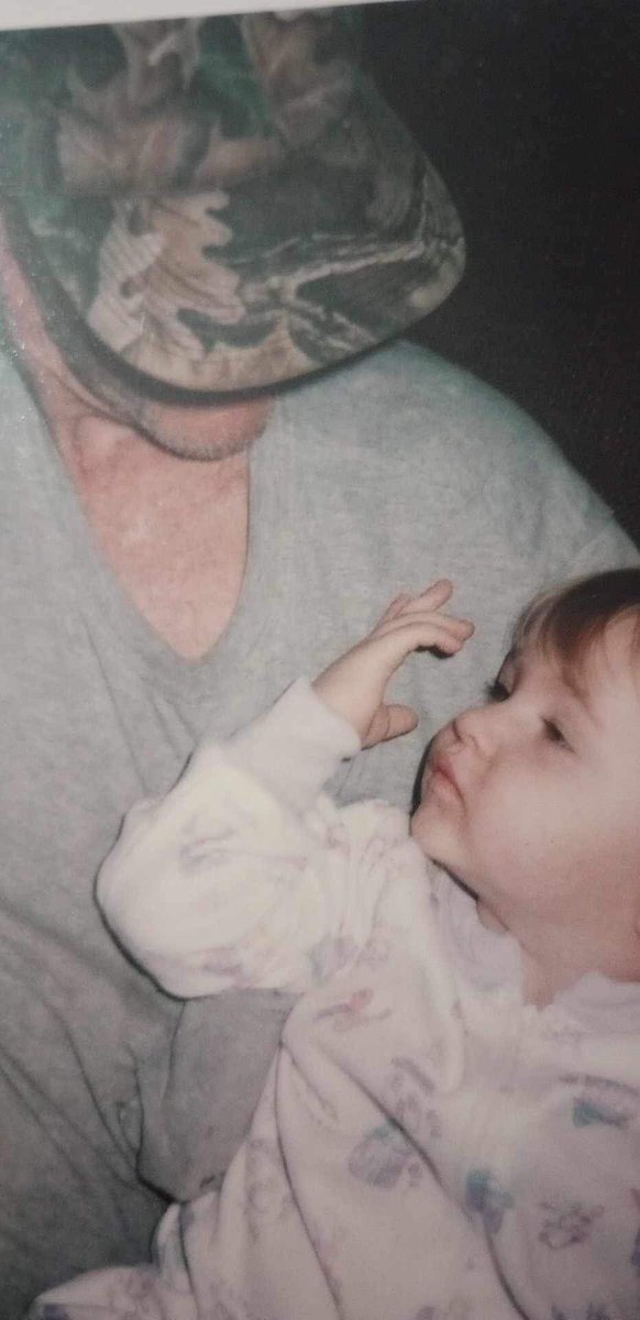 MillieDemon19's tweet photo. My grandpa died 10/27/2023 I miss you papaw 🥺😔💔 https://t.co/rV9flSYEOX