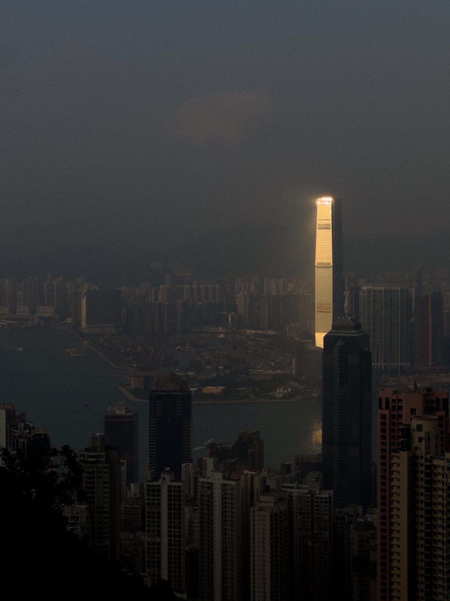 Last light in Hong Kong #shotoniphone