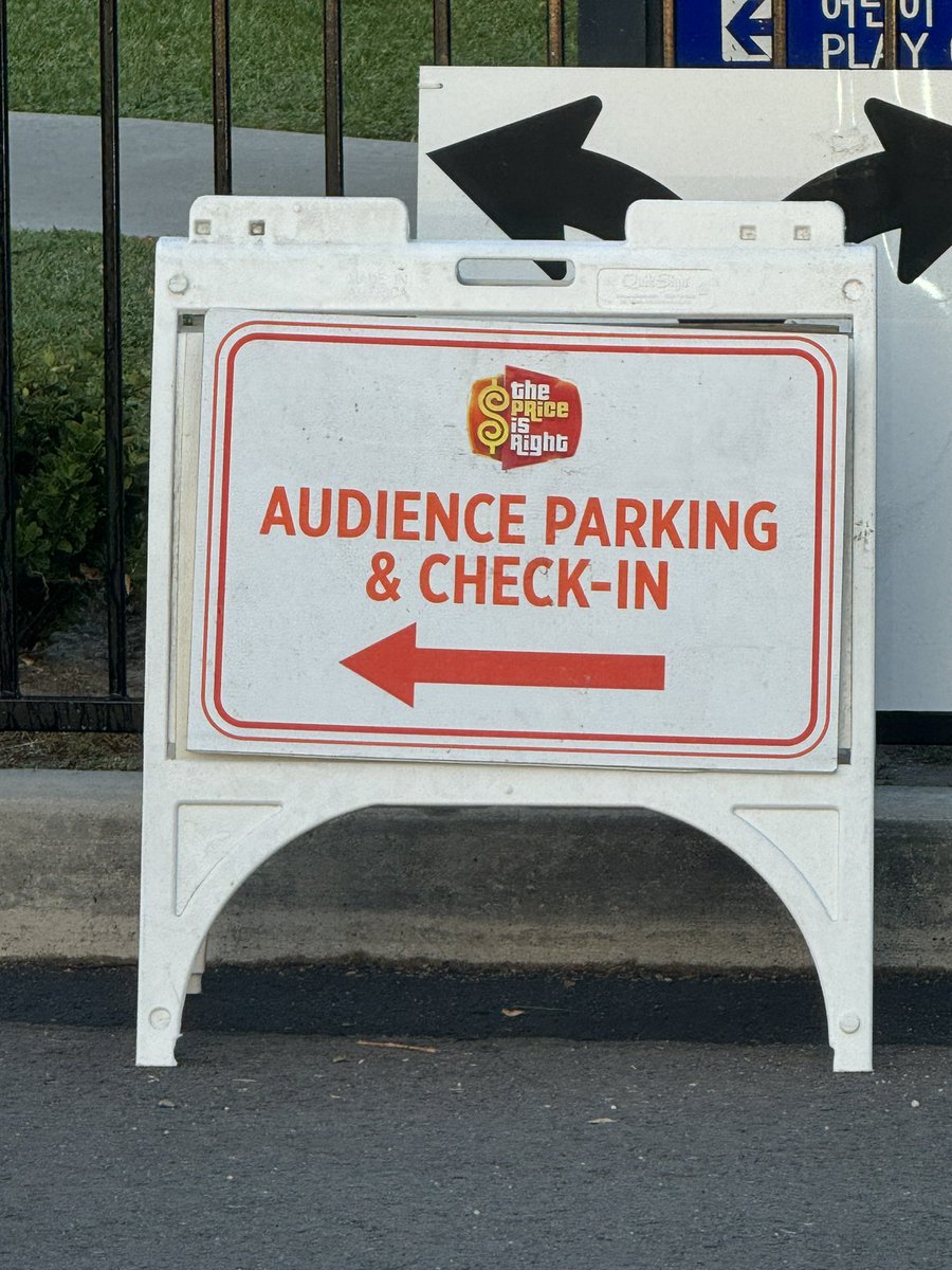 Jeremylance210's tweet image. Excited to watch tomorrow’s @PriceIsRight episode! It was a blast being a part of a show I’ve watched my whole life. #Halloween