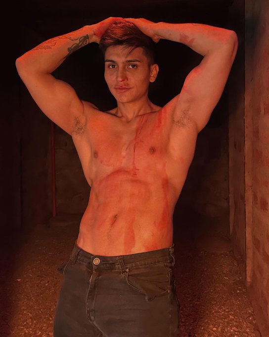Ba&ntilde;ado en sangre terminamos el set, nuevo estreno de Halloween:  ➡️ https://t.co/MVaejluQpn https://t