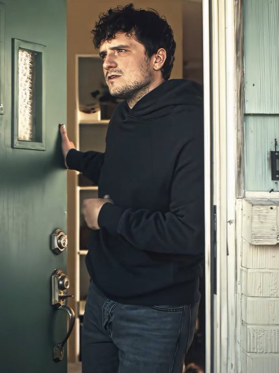 deadclawed's tweet photo. he looks like he just threw on his binder to answer the door https://t.co/BjWT4oPZA1