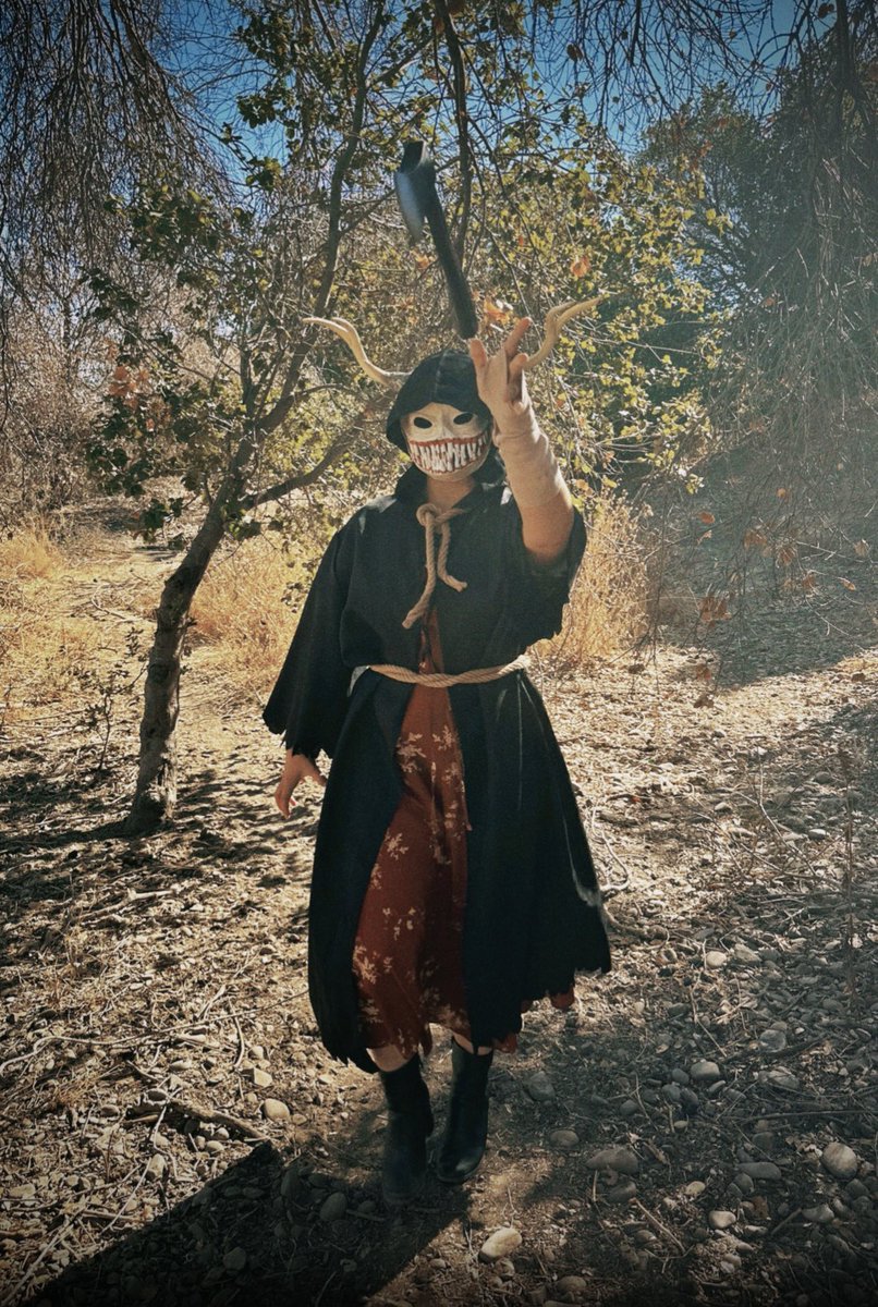 averyzg_'s tweet image. The huntress main becomes the huntress 🪓 #dbd #DeadbyDaylight #crypttv #mordeo