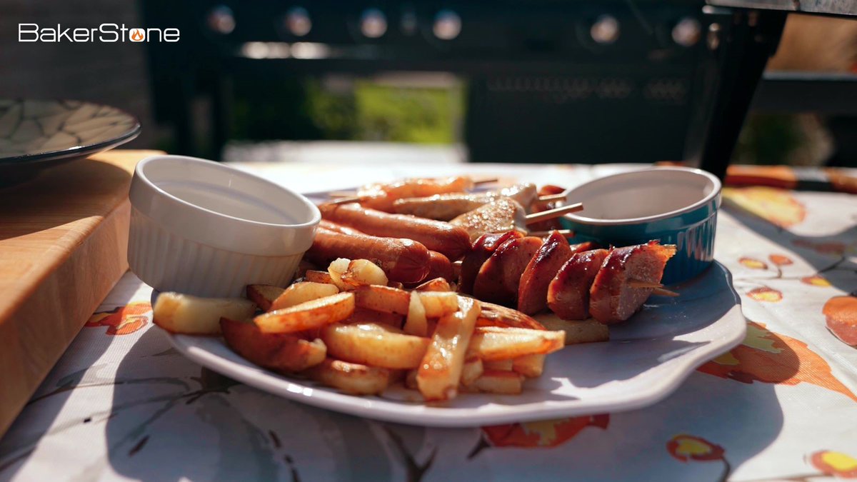 Everything On A Stick! How to Make Halloween Dinner Easy the BakerStone Way!!!

Watch the full video here: youtu.be/XWTsQa1GFrg

#Halloween 
#Fall