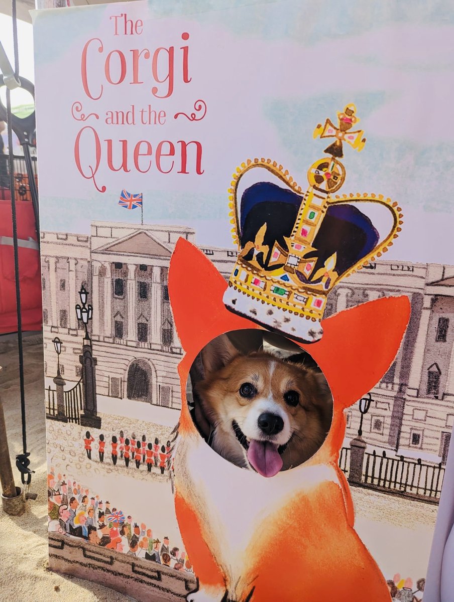 Caro_Perry's tweet photo. Corgi Beach Day was amazing! I signed dozens of copies of The Corgi and the Queen, met some fabulous people and, best of all, enjoyed corgi cuddles galore ๐ฅฐ๐พ๐๐ฌ๐ง
#Corgi #Corgibeachday #kidlit #picturebook https://t.co/ab2RmOtMty