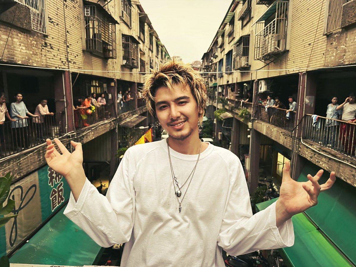 fujiikazestaff's tweet photo. 『Workin' Hard』

＼＼\\  MV 再生回数1000万回突破✨🎊// ／／

たくさん観てくださりありがとうございます！
心から感謝です🫶

Thank you for 10 million views!

👷Workin' Hard （Official Video）
https://t.co/HIGwvA7WNd https://t.co/j0K8e1PN21