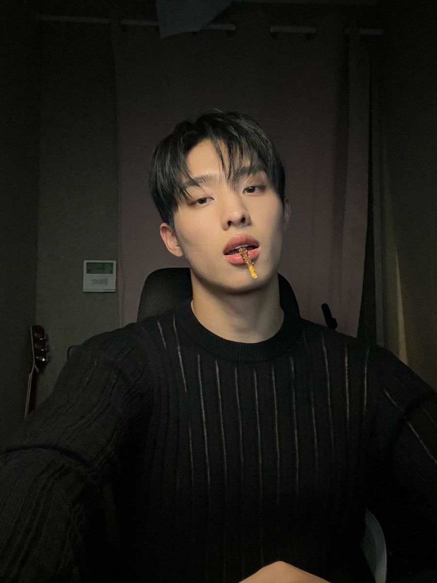 st4rdustmemries's tweet photo. hello. this is an interaction call. like for a message, rt for mutuals. i need new faces here, new interactive moots. minors do not interact. 20+. https://t.co/ckXhSwQ1rp