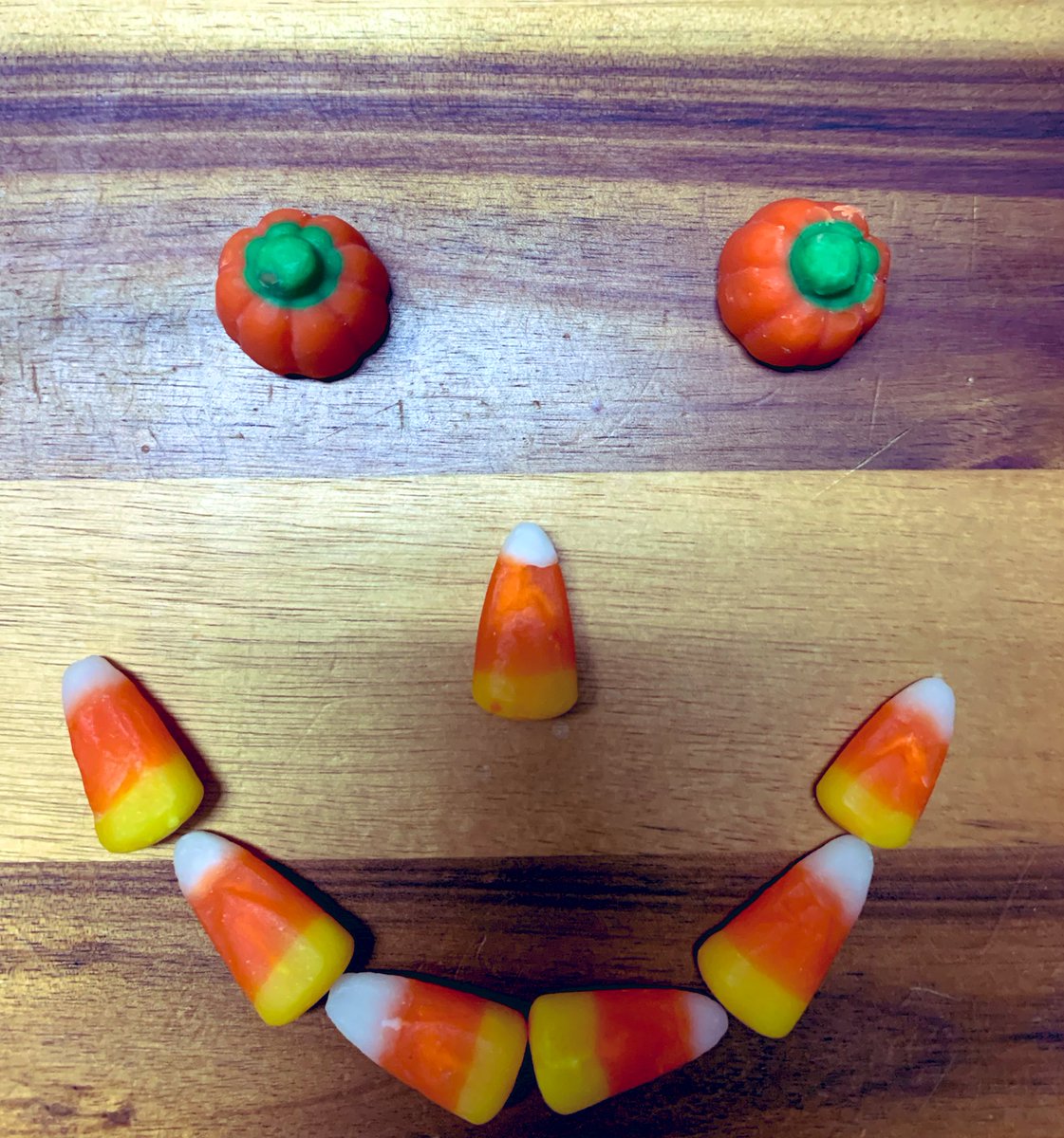 A very happy #NationalCandyCornDay to all who celebrate!