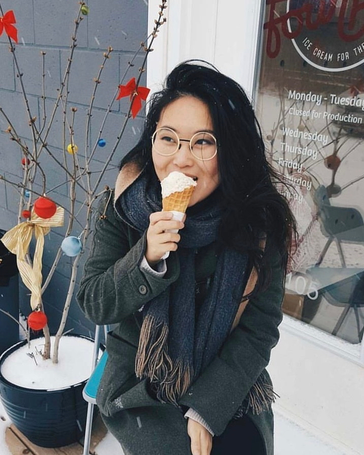Did you see it?  Snow! 👀❄️   No worries!  @heymonicalee shows us eating ice cream in winter is snow problem. 😝

#mondayfunny #fourallicecream #winteriscoming