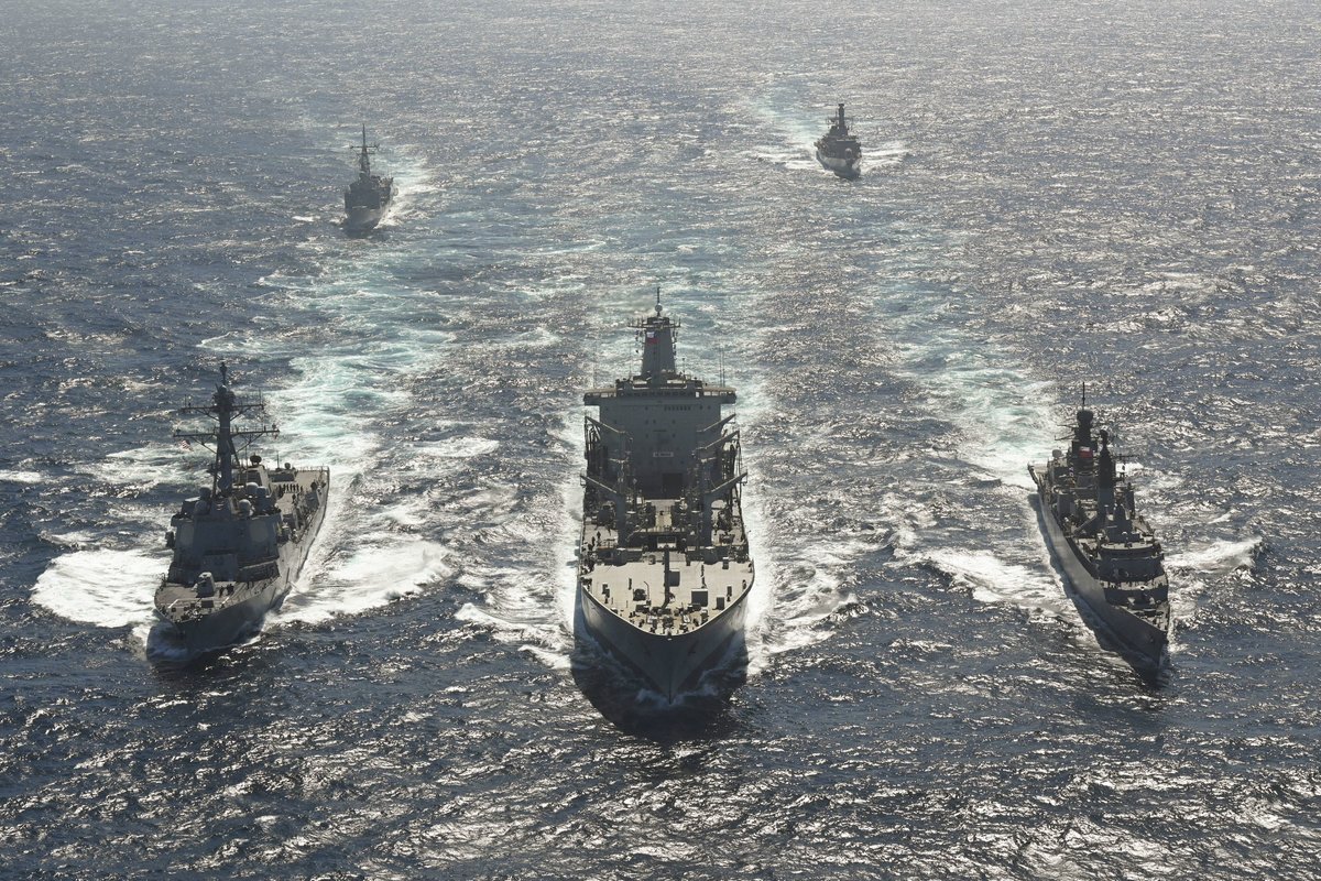 DeptofWar's tweet photo. We bring the whole squad to the party.  

The USS Momsen and Chilean ships Almirante Williams, Capitan Prat, Almirante Lynch and Almirante Montt participate in a photo exercise during Teamwork South in the Pacific Ocean. https://t.co/D2s5S1fImk