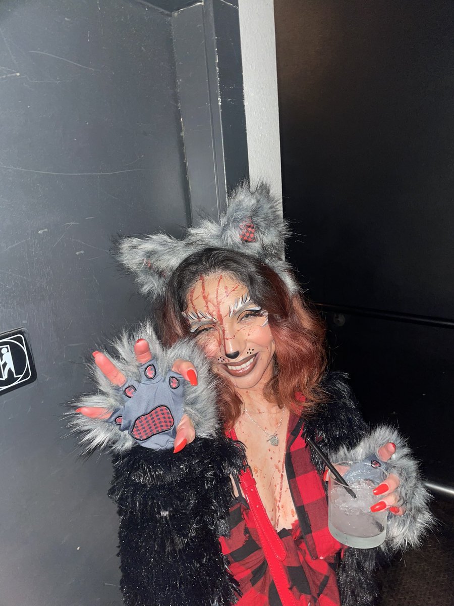 chelleislife's tweet photo. Big BADDIE wolf 🐺😜 https://t.co/WpbDu8CfTn