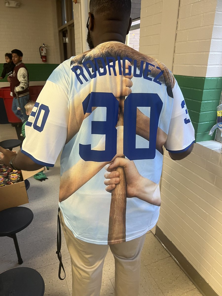 Today kicked off Red Ribbon Week and today was “Jersey Day” so I wore a jersey to represent the greatest baseball movie of all time. #teachertwitter #teachersoftwitter #edchat #edtech #maleteachers #louisianateacher