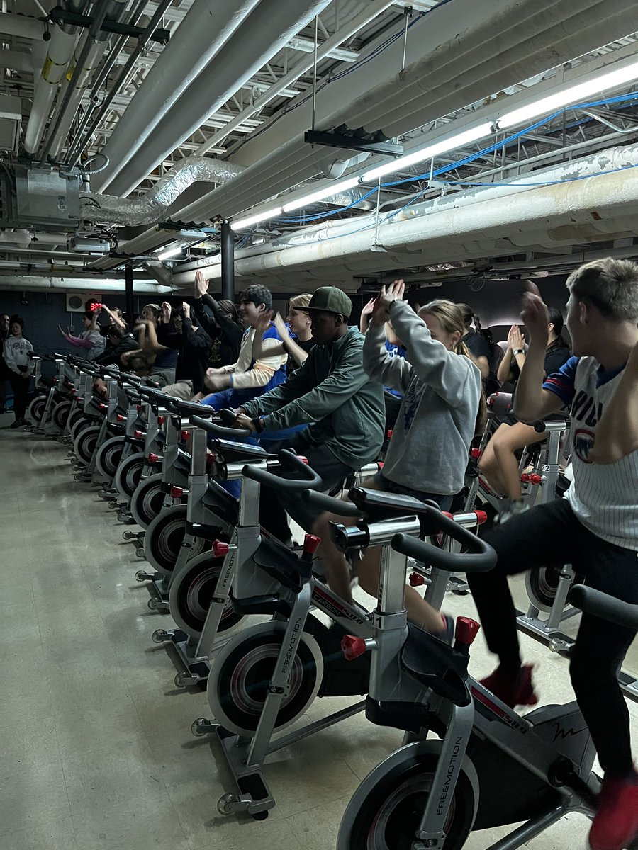 CSSpecOlympics's tweet image. Great workout today with girls cross country!! Thank you and best of luck at State!! @SandburgXC @EaglesAthletics @SandburgHS @elliebrtis