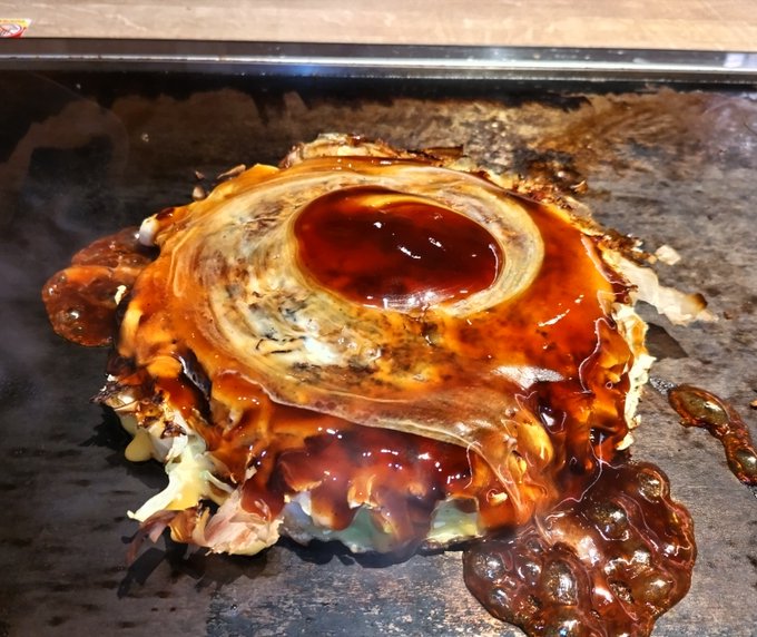 お好み焼き食べたくなったので、お昼に一人で食べに行った!
お好み焼きも牛すじも美味しかったけど、私以外家族や知り合いで食べていていたたまれない気持ちになりました😇 