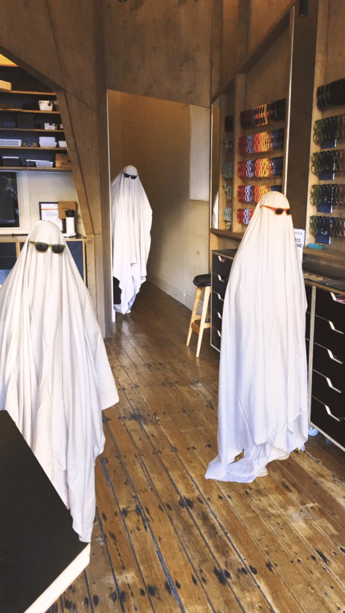 dresdenvision's tweet photo. Happy Halloween from the Dresden Team! 🎃 👻 https://t.co/xpr9m8doSi
