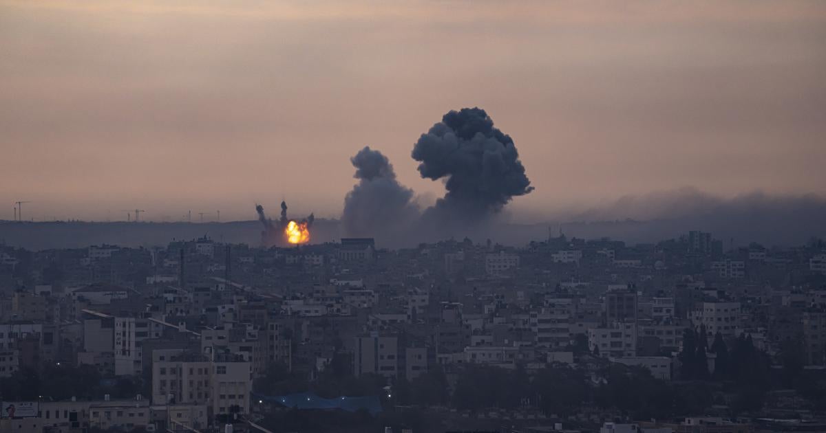 During the last major Israeli ground operation into Gaza in July and August 2014, Israeli forces committed numerous violations of the laws of war – including fatally firing on civilians – that amounted to war crimes. These violations were never prosecuted. hrw.org/news/2023/10/2…