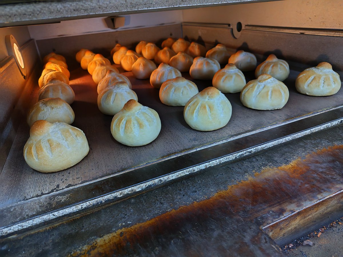 pan_cirol's tweet photo. 🎃🎃🎃おばけブール３０個ご注文いただきました!👻👻👻
#ハロウィンパン https://t.co/uzma3PBtk7