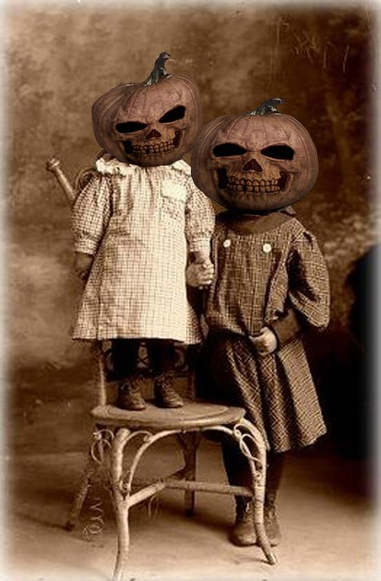 marixapanda's tweet photo. On the Eve of all Hallows little Pumkinheads grin🎃 https://t.co/4wqkKTgfPs