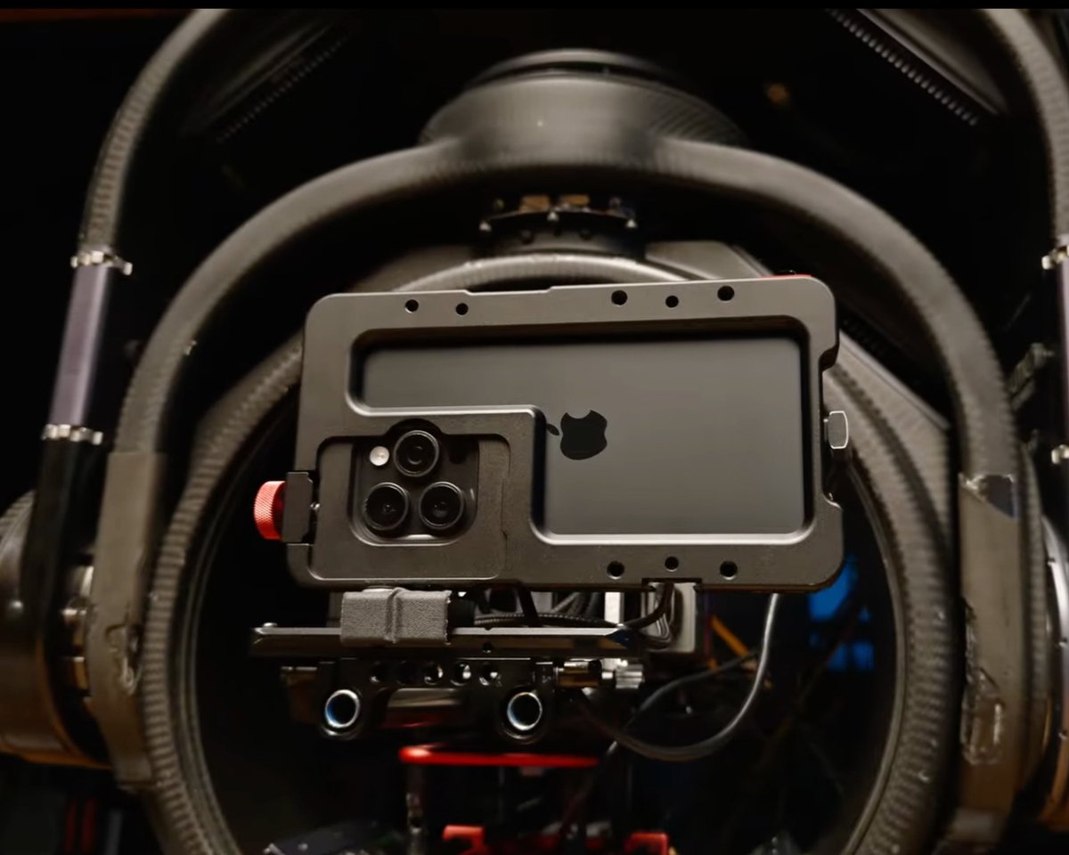 AppleTrack tweet media