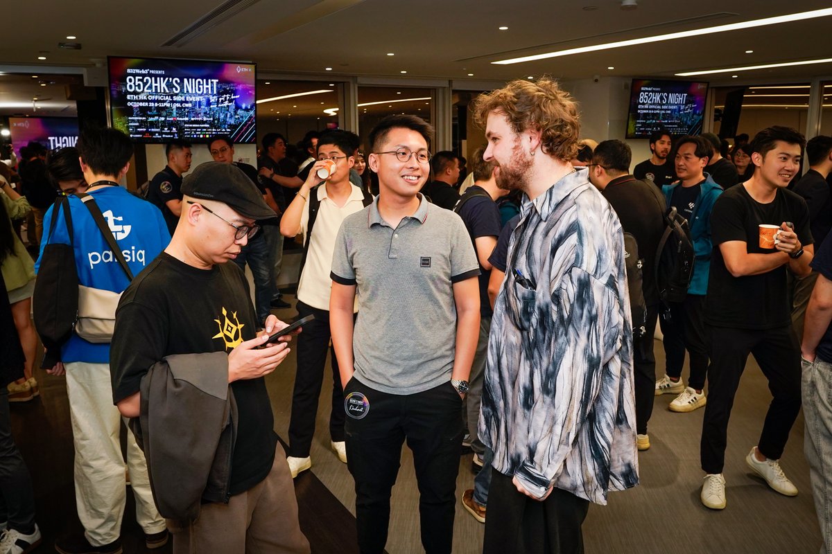 💬 Thanks to <a href="/852web3/">852Web3🇭🇰</a> for hosting such a memorable night event and having #OSL's director of asset management, kenneth, on the panel discussion.

It was a thought-provoking and insightful discussion on the opportunities and challenges facing institutional adoption of