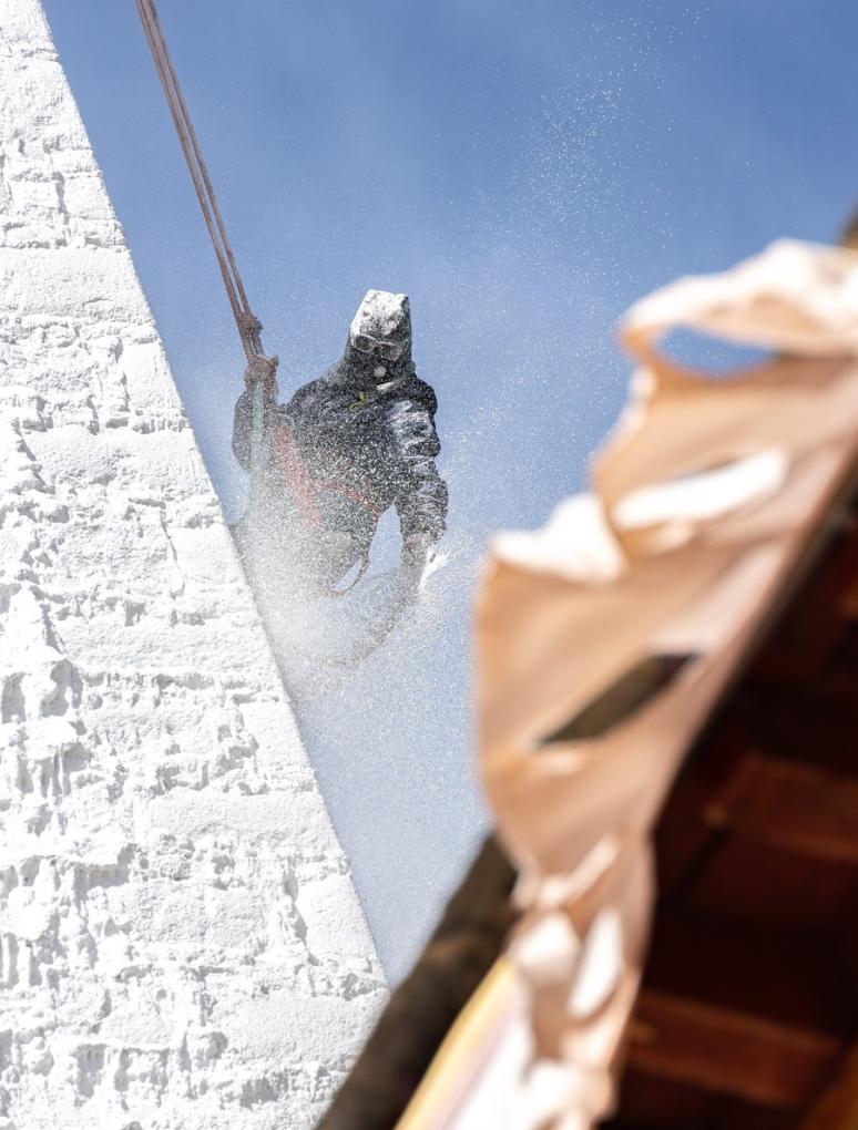 HistoryTibetan's tweet photo. "Preserving History: Yearly Maintenance of #Potala Palace Wall in Historic Lhasa"

Annual #renovation of #PotalaPalace was conducted recently in #Lhasa, #Tibet. https://t.co/DLNGFFcxDi