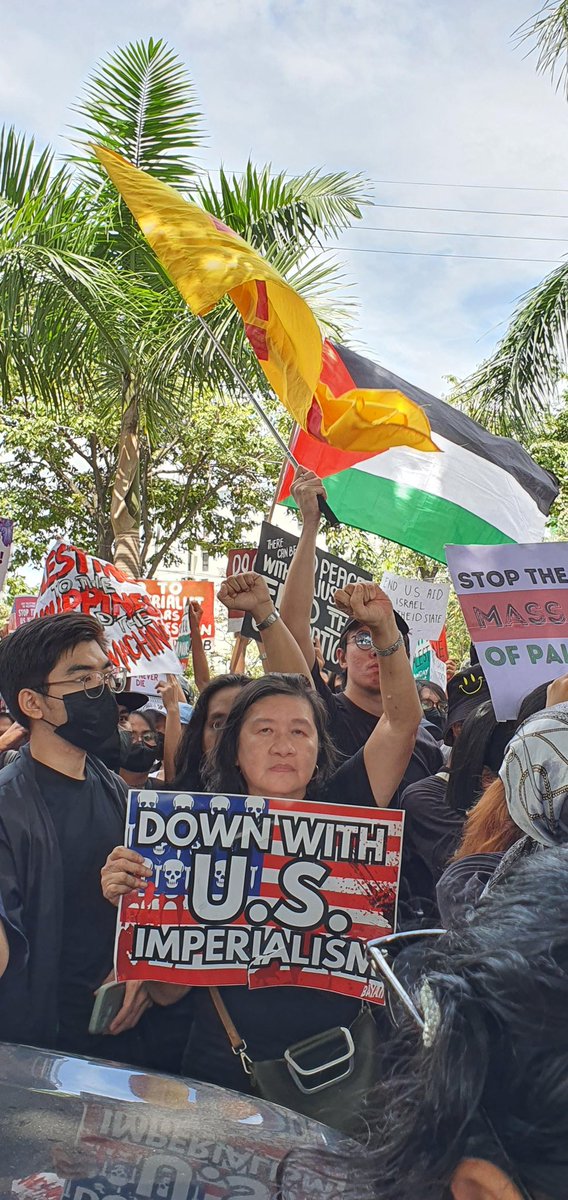 ILPS_Official's tweet photo. 📍MANILA, Philippines

ILPS, BAYAN, allied orgs, Moro and Indigenous Peoples, health workers, youth, other peace and freedom-loving Filipinos trooped in front of the Israel Embassy to protest the intensifying genocide, bombings, decades-long US-Israel occupation in Palestine. — https://t.co/TMbCBT6htk