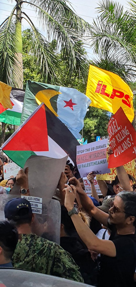 📍MANILA, Philippines

ILPS, BAYAN, allied orgs, Moro and Indigenous Peoples, health workers, youth, other peace and freedom-loving Filipinos trooped in front of the Israel Embassy to protest the intensifying genocide, bombings, decades-long US-Israel occupation in Palestine. —