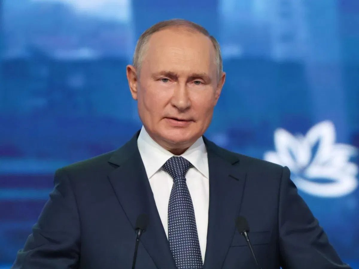 News9Tweets's tweet photo. #Russia tested its nuclear triad, missiles based on land, sea, and in the air, coinciding with de-ratification of a nuclear test ban treaty. What's the significance of this move?

(✍️: @sugam_singhal)

READ: https://t.co/WLjUewzyeI https://t.co/cNmXSa3hOC