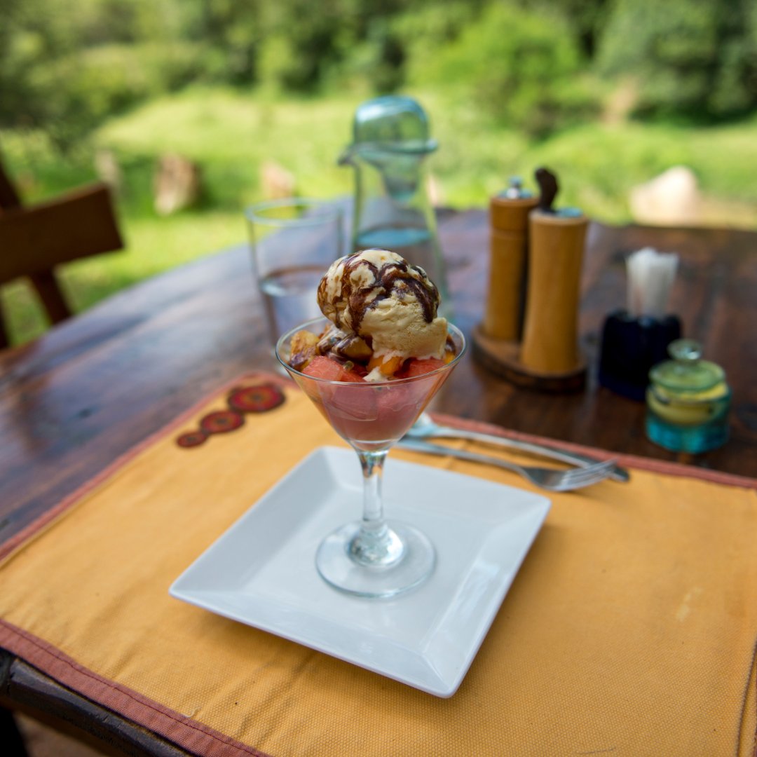 bush_wing's tweet photo. Unwind in the wild and savor our delicious dessert! From fresh fruits to rich chocolate sauce, Soroi Mara Bush Camp brings you the perfect dessert for your cravings.

📍 Soroi Mara Bush Camp is part of @SoroiCollection

For more information 
Email: mara@soroi.com or reservations@ https://t.co/hUedNxxDkl