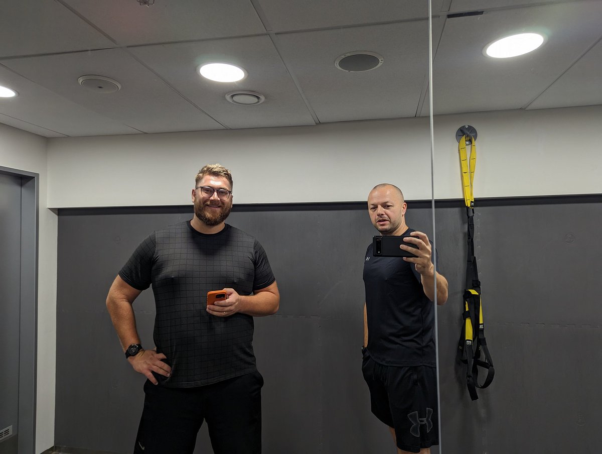 @Falko_Banaszak and me are hitting the gym early before starting the first day of the #Veeam100 summit in Prague. Let's do this! @VeeamVanguard @Veeam