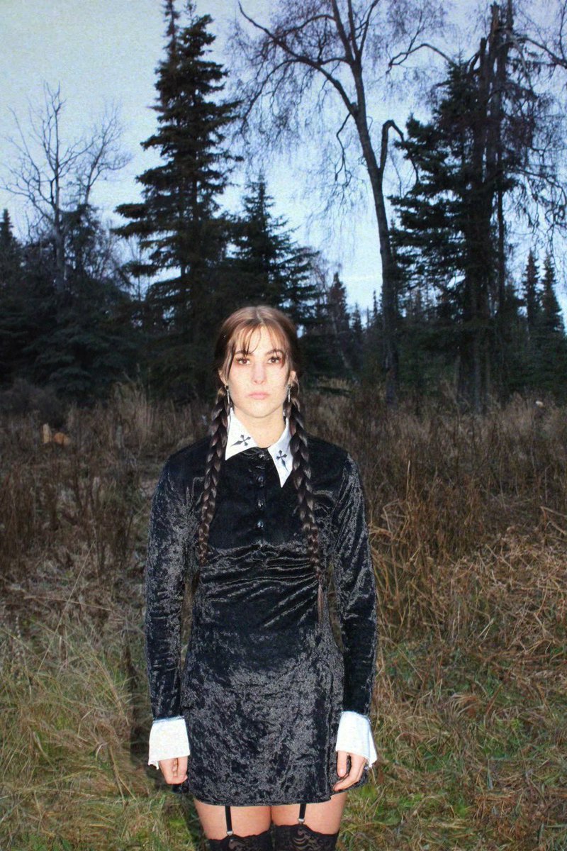 ambernsh_'s tweet image. I hope you absolutely loathe these photos 🦇⛓️🫀