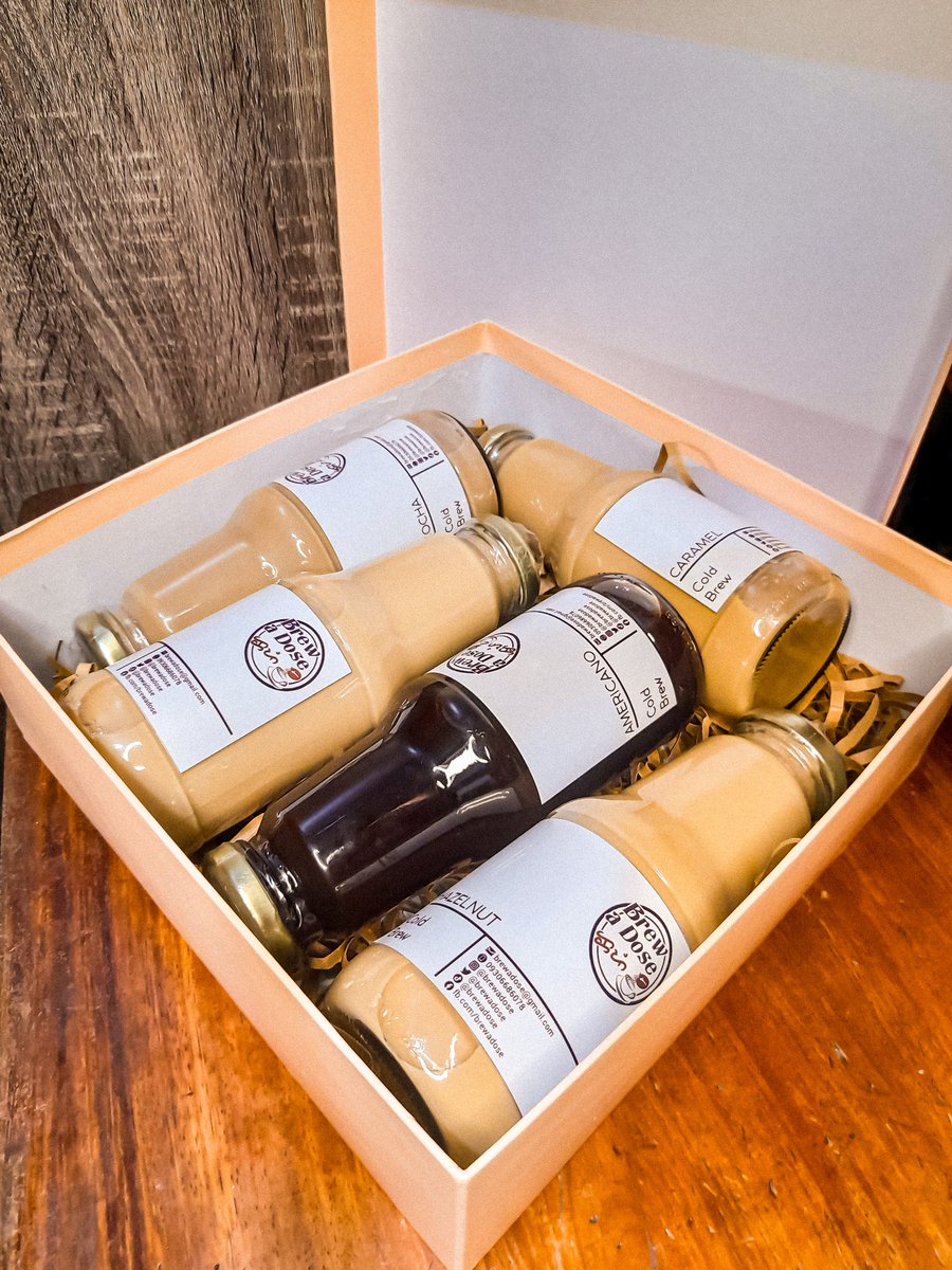 BrewADose's tweet photo. Unwrap the joy! Elevate your gifting game with us – the best gift for a coffee lover. Cheers to unique and unforgettable gifts!

P1000 - 5 Cold Brew in a Bottle (any flavor) with Box, Letter, Stickers.

#CoffeeInABox #ColdBrewInABottle #ColdBrew #Gift #CoffeeLover #Coffee #Kape https://t.co/yIHcFx6N1t