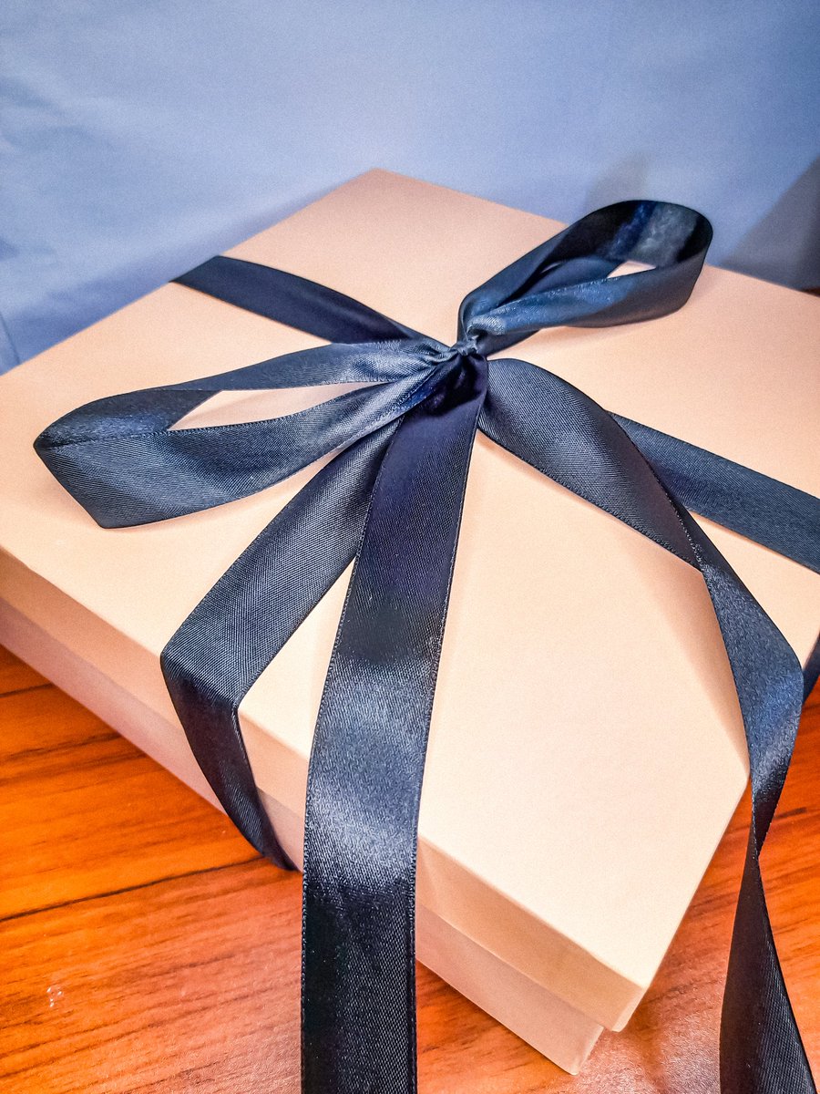 BrewADose's tweet photo. Unwrap the joy! Elevate your gifting game with us – the best gift for a coffee lover. Cheers to unique and unforgettable gifts!

P1000 - 5 Cold Brew in a Bottle (any flavor) with Box, Letter, Stickers.

#CoffeeInABox #ColdBrewInABottle #ColdBrew #Gift #CoffeeLover #Coffee #Kape https://t.co/5HQIvbLSMt