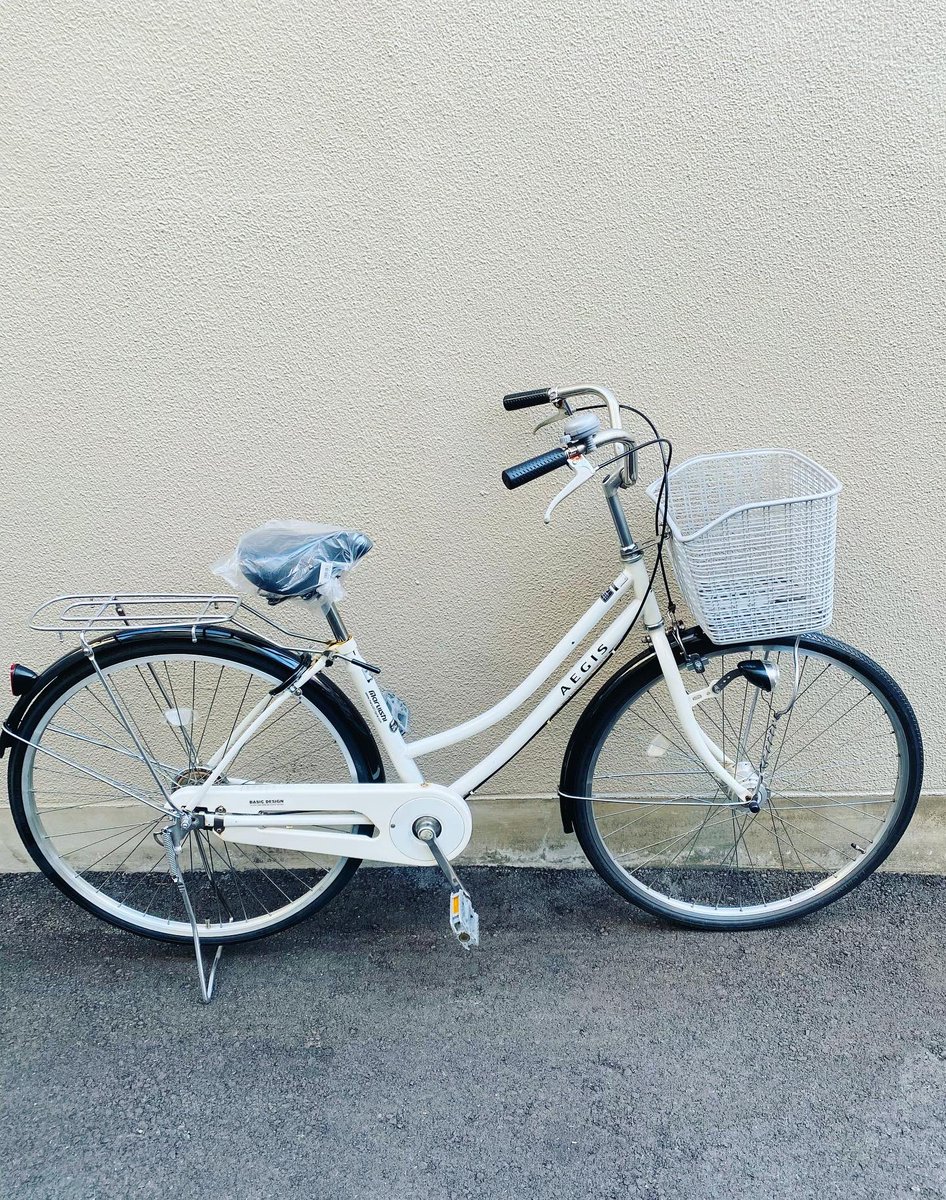amigosbikes's tweet photo. 中古自転車完成！

27インチのママチャリ
オートライト付き

後ろタイヤ
サドル
前ブレーキゴム
前後ブレーキワイヤー
前の泥よけ
後ろカギ
以上、新品に交換済み

9500円＋消費税5%

#アミーゴス
#アミーゴスバイクス
#中古自転車
#ママチャリ
#大阪
#自転車
#ウーバーイーツ https://t.co/Kxlsrku59f