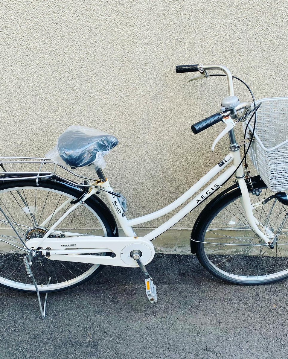 amigosbikes's tweet photo. 中古自転車完成！

27インチのママチャリ
オートライト付き

後ろタイヤ
サドル
前ブレーキゴム
前後ブレーキワイヤー
前の泥よけ
後ろカギ
以上、新品に交換済み

9500円＋消費税5%

#アミーゴス
#アミーゴスバイクス
#中古自転車
#ママチャリ
#大阪
#自転車
#ウーバーイーツ https://t.co/Kxlsrku59f