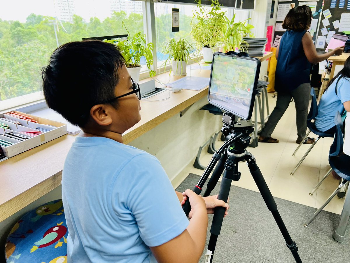 cecigomez_g's tweet photo. G5 launched their #SuperUnit today by placing our Ss in a scenario that allows them to empathize w different roles & experiences - now it’s time to reflect! As our G5 Ts co-teach, our Ss will ‘peel the fruit’ by making connections, self-reflecting & sharing w their peers! Meanwhile our #DigitalAmbassador will help curate our community’s learning 🙌🏽 • @tweetdanai @ssischool #wearessis