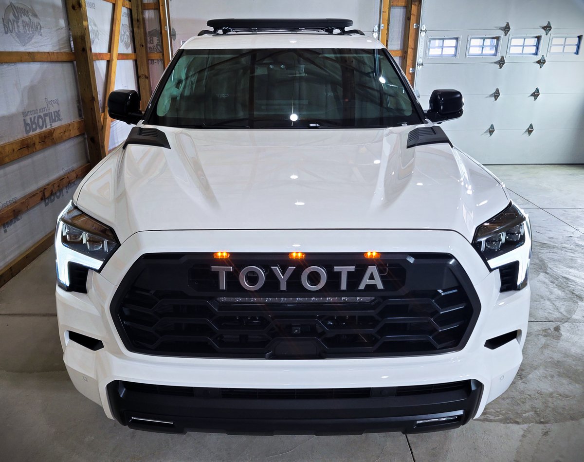CarBeyondDriven's tweet photo. The only option we didn't see on this snazzy new #Toyota Sequoia #TRD Pro is Deception Transformer robot mode (that doesn't mean it didn't come equipped with it). She was in for #3MCeramicIR 35 on the front windows, CBD Paint Correction Svc, & 3M Ceramic Coating
#carbeyonddriven https://t.co/bcSFFs8dth