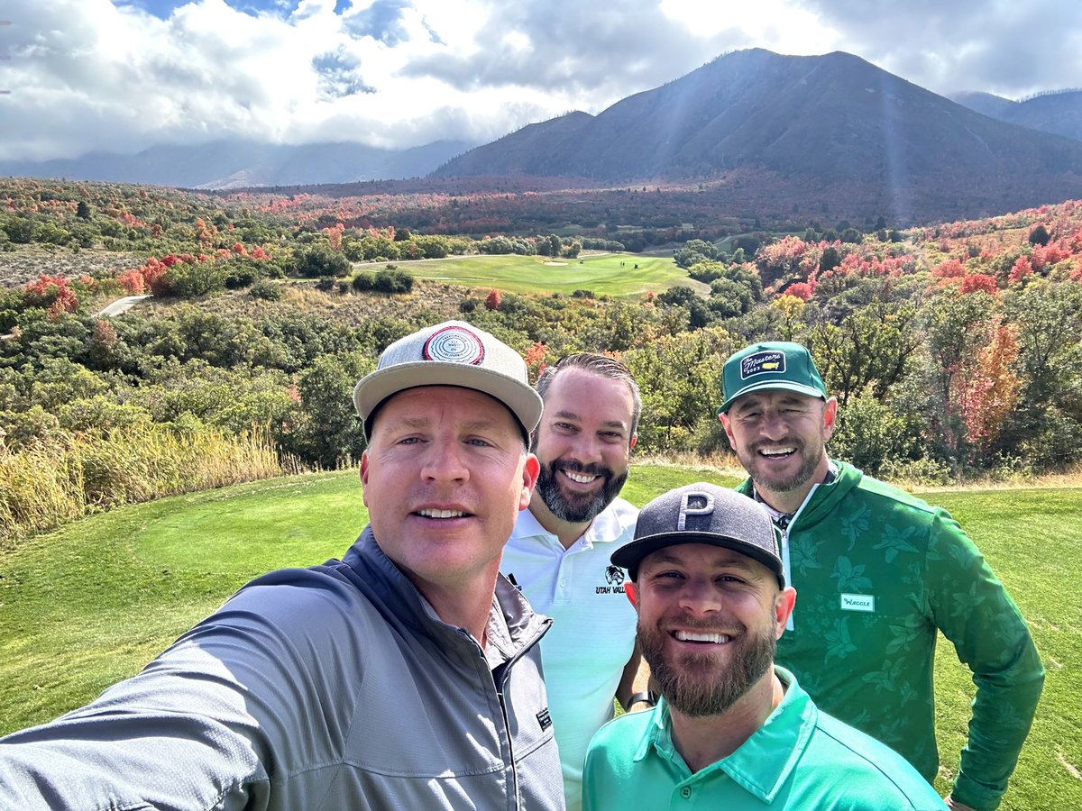 4theSteve's tweet photo. Fall goooooooolf, y’all. It’s 🔥 https://t.co/vRnj0ucaYt