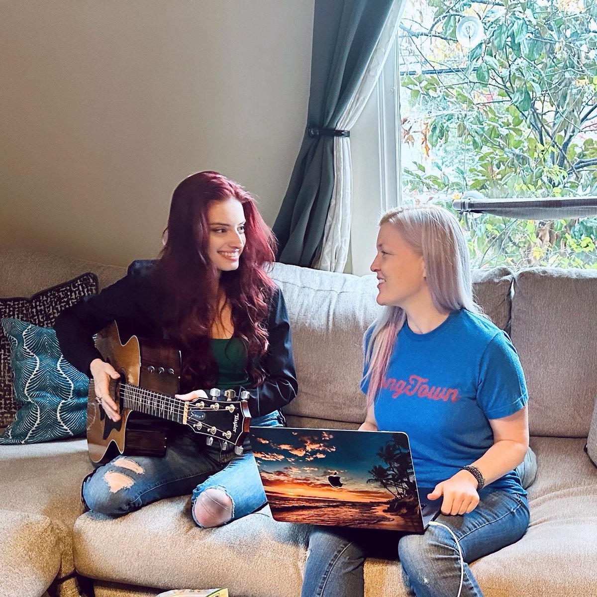 Sierra_Bernal's tweet photo. Writing a wonderful song with the delightful Kelly Jett! https://t.co/VSlKxC0Obb