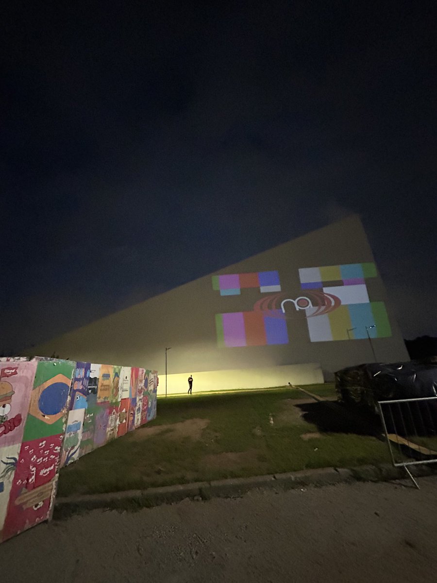 ddanieel's tweet photo. poste uma foto aleatória caso contrário tudo dará errado em novembro https://t.co/rud2ADCI28